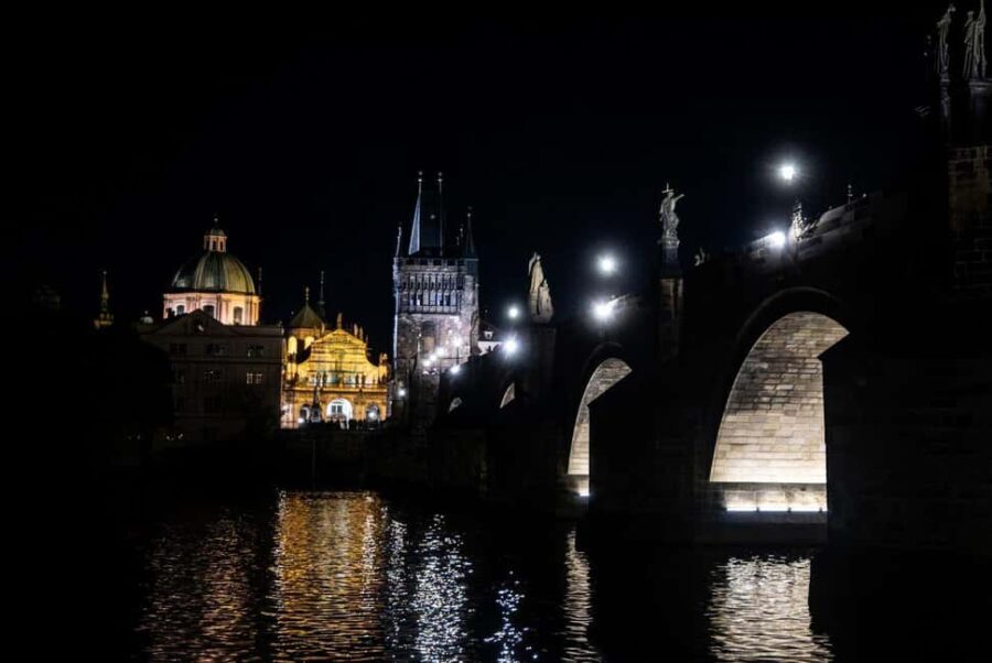 Prague: Vltava River Cruise with Jazz Music and Commentary - Who Would Enjoy This Tour?