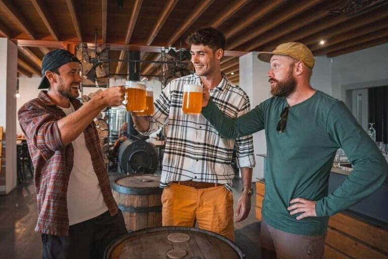 Prague: Walking & Beer Tour For Solo Travelers - An Authentic Taste of Prague: What to Expect