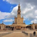 Private 1-Day Tour to Fátima Batalha Nazaré and Óbidos - Who Should Consider This Tour?