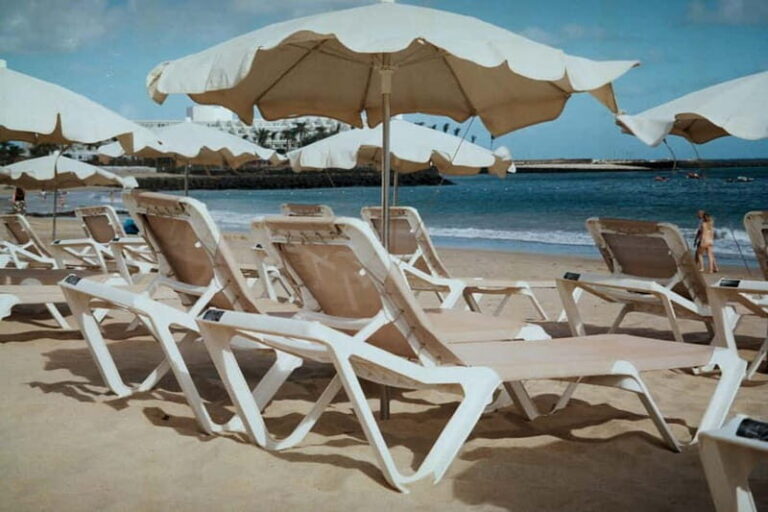 Private Beach Day from St. Marks Square: Enjoy Sun & Relax - A Closer Look at the Experience