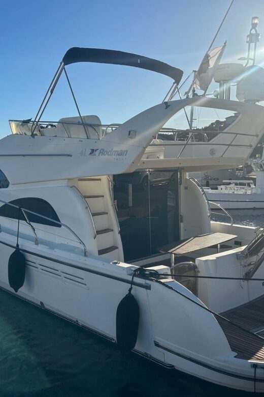 Private Boat Coastline Day Trip - Detailed Breakdown of the Itinerary and Experience