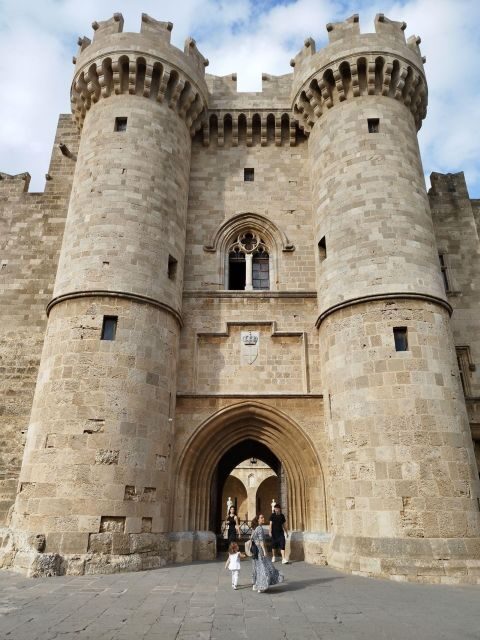 Private Daytrip to Rhodes,Lindos and Seven Springs - Who Should Consider This Tour?