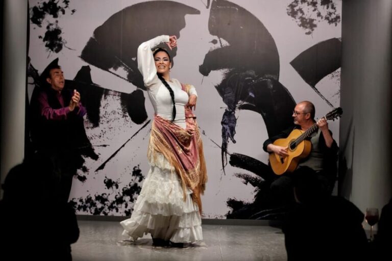 Private flamenco show in the center of Seville (Max 30 pax) - Who Is This Experience Best Suited For?