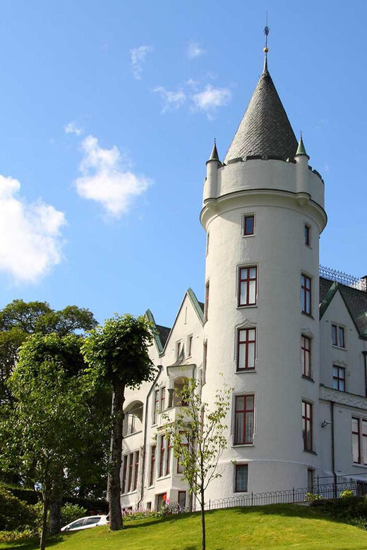 Private Guided Bergen City Sightseeing  8 Top Attractions - Key Points