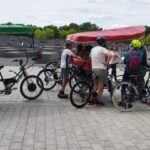 Private Highlights 1 Rickshaw +(E) bikes, E-rollers up to 6 - Who Is This Tour Best For?