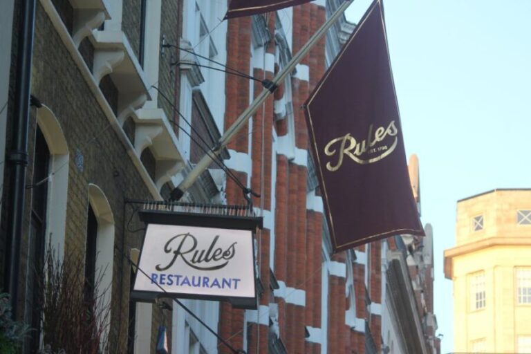 Private James Bond Fictional & Film Spy Tour of London - Who Would Enjoy This Tour?