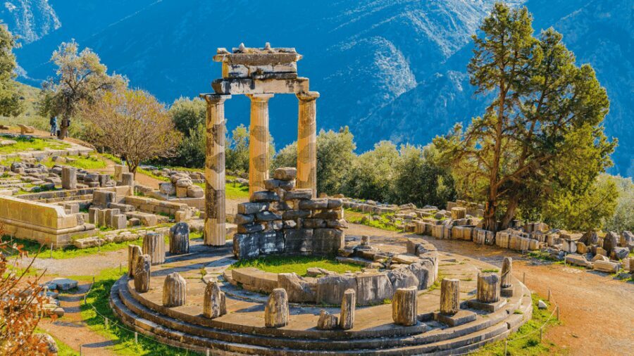 Private Luxury Tour: Delphi, Arachova and Hosios Loukas - The Scenic Drive: Greece’s Countryside Unfolds