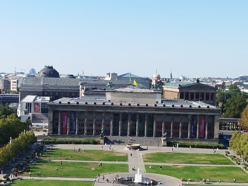 Private Minivan Tour Berlin Highlights Driver and Guide - Discovering Berlin: A Deep Dive into the Tour