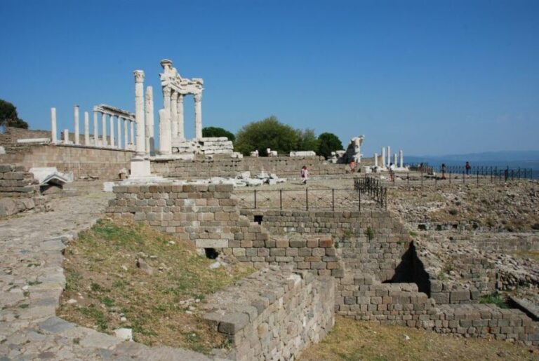 Private Pergamon Day Tour from Istanbul by Plane - The Itinerary Breakdown: What You Can Expect