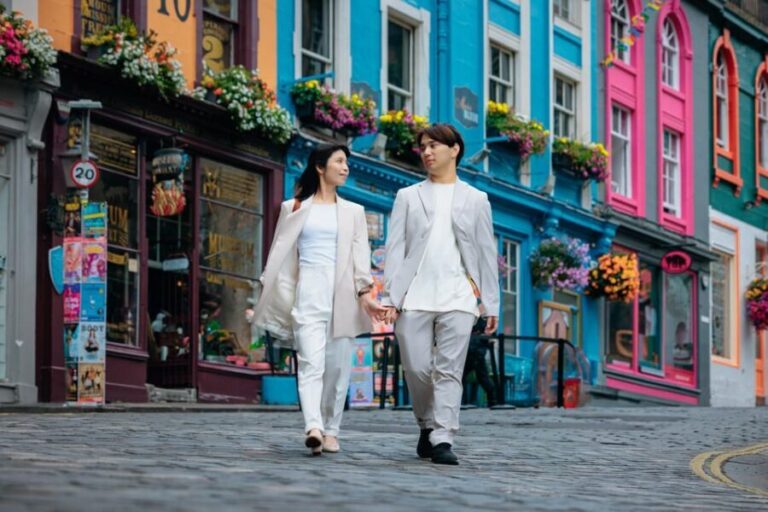 Private Photoshoot with Views of Famous Edinburgh Castle - The Practicalities