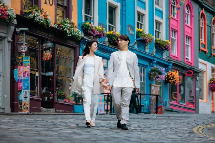 Private Photoshoot with Views of Famous Edinburgh Castle - The Practicalities