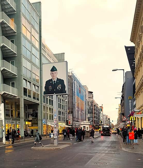 Private Rickshaw Berlin Secrets Taylor-Made up-to 6 Pers. - FAQs