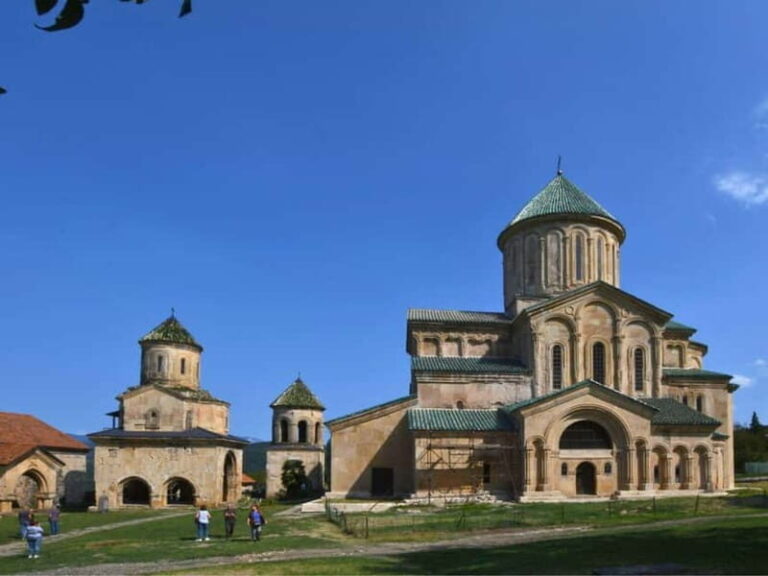 Private tour from KUTAISI: Bagrati, Gelati and Motsameta - Discovering Kutaisis Religious Heritage