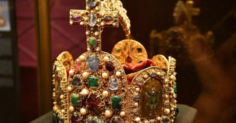 Private Tour: Imperial Treasury Vienna - An In-Depth Look at the Vienna Imperial Treasury Tour