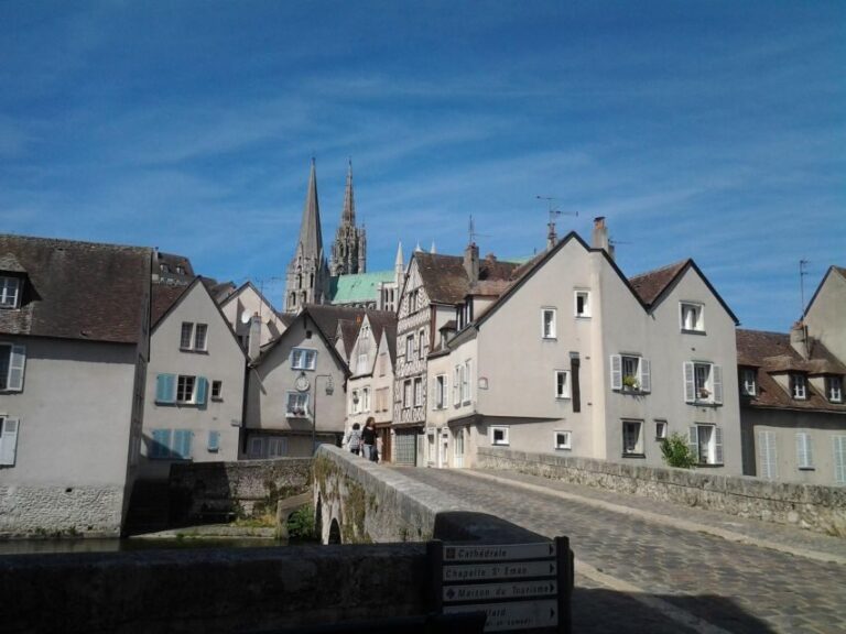 Private tour of Chartres town from Paris - Strolling Through Chartres Historic Center