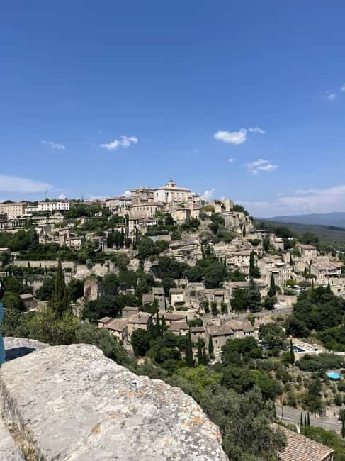 Private tour of the hilltop villages of the Luberon with a local guide - Transportation and Group Size