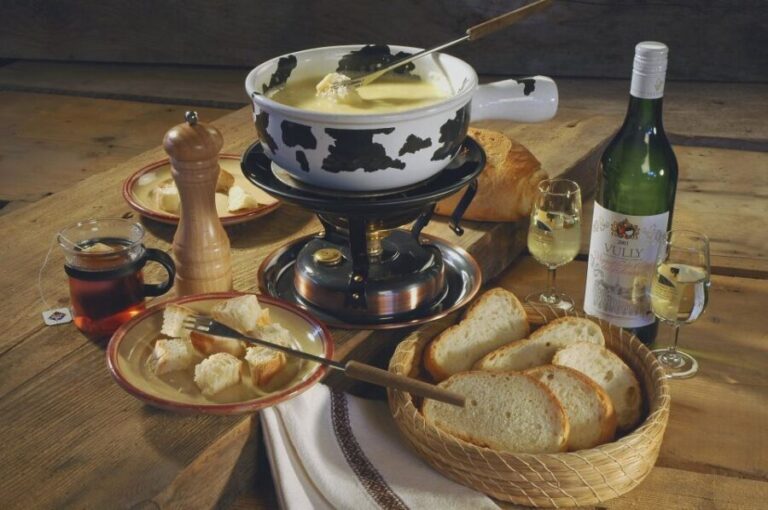 Private Tour to Gruyeres with Cheese and Chocolate Factory - What’s Included and What to Keep in Mind