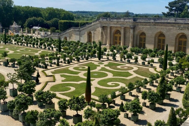 Private Versailles, Gardens, Trianon from Paris by Mercedes - Key Points
