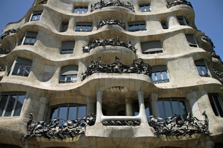 Private Walking Tour Of Casa Mila With Reserved Access - Inside the Building: What You’ll See