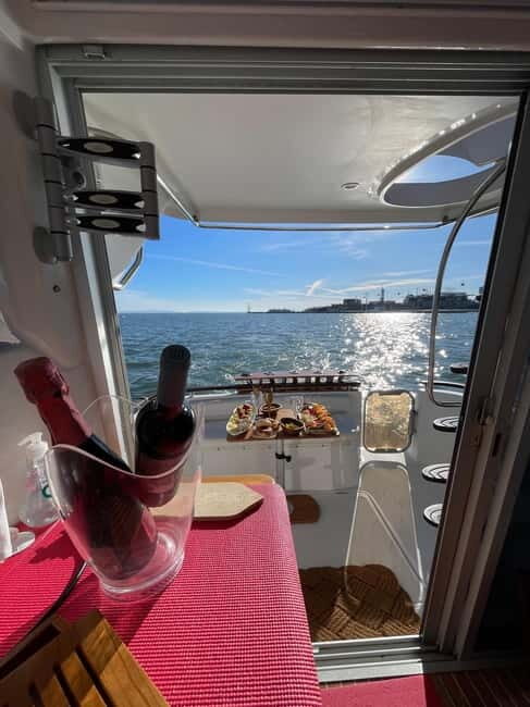 Private yacht tour with wines on board - The Itinerary and Flexibility
