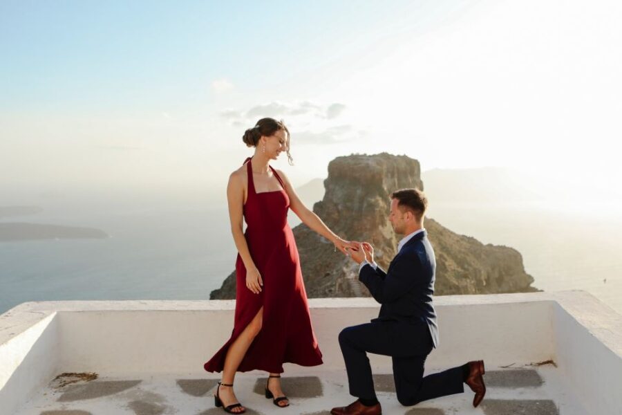 Proposal Photographer in Santorini - The Value of a Personalized Proposal Photoshoot