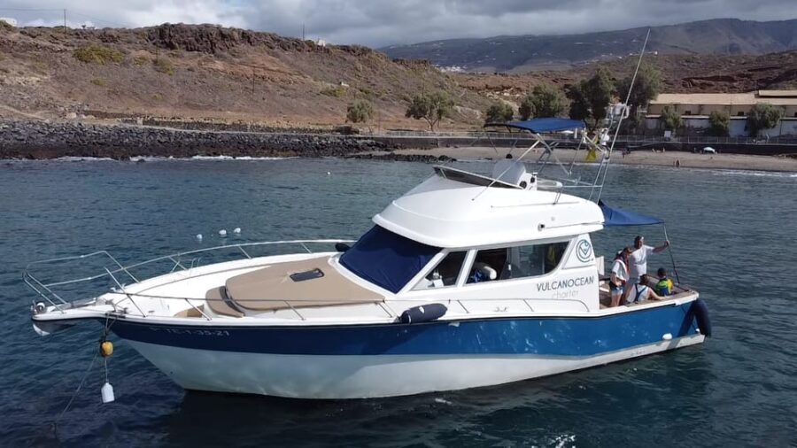 Puerto Colon : Shared/private boat trip with snack & Drinks - What Makes This Tour Stand Out?