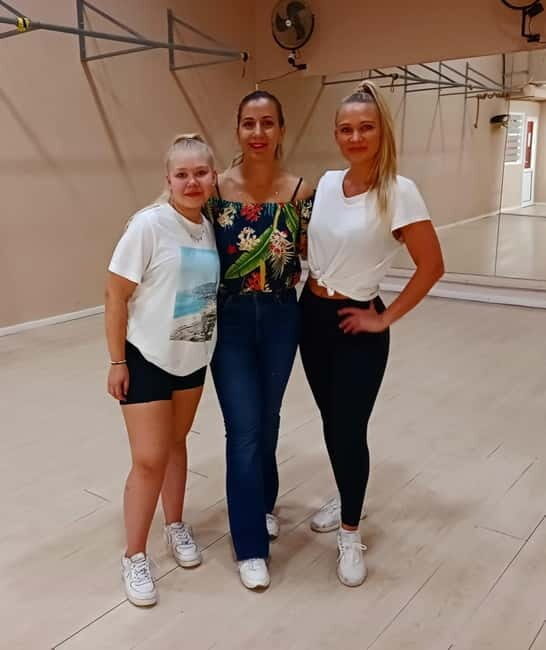 Puerto de La Cruz 3 min far,latin dance classes - What to Expect During Your Class