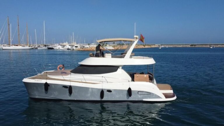 Puerto del Carmen: Catamaran Trip with Water Sports - Itinerary Breakdown: Step-by-Step