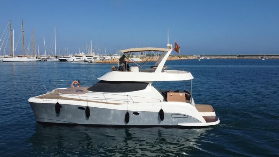 Puerto del Carmen: Catamaran Trip with Water Sports - Itinerary Breakdown: Step-by-Step