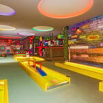 Puerto del Carmen: Indoor 18 hole Crazy Mini Golf Experience - What to Expect During Your Visit