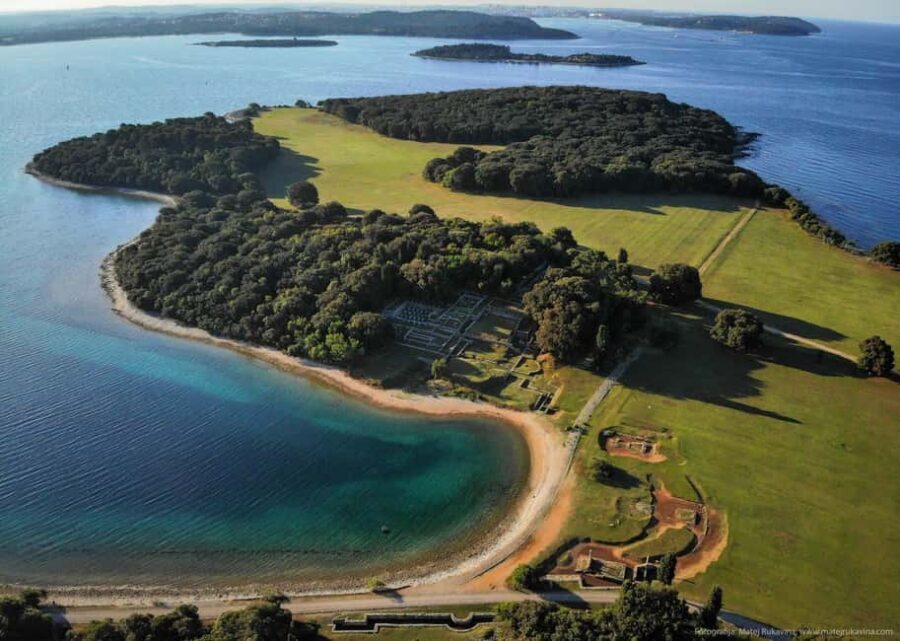 Pula: Private Dolphins & Sunset Tour With Dinner & Drinks - Authenticity & Review Highlights