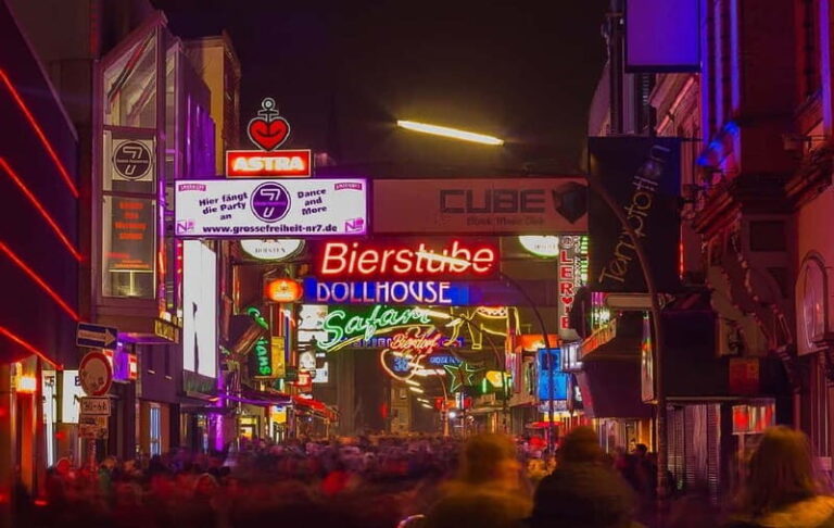 Reeperbahn Tour: Sex, Sin, Parties, and Crime - The Journey Through Hamburg’s Infamous Neighborhood