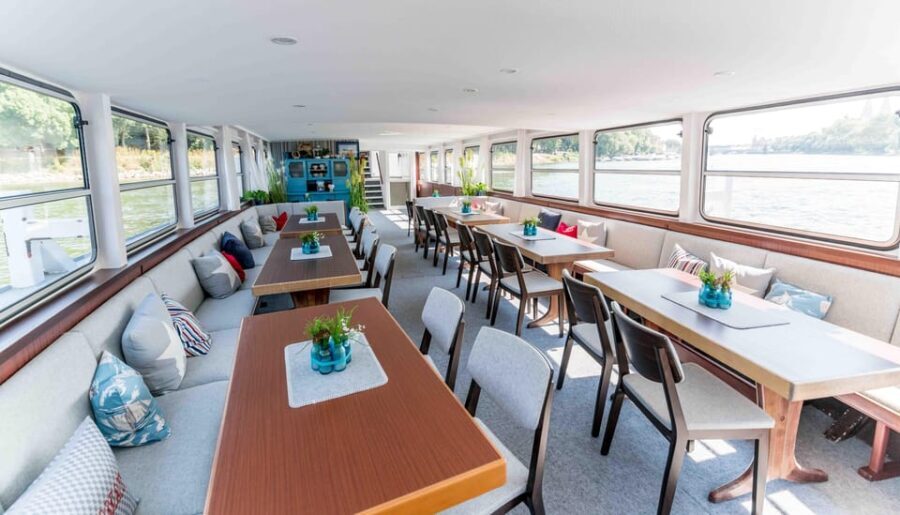 Regensburg: City Highlights Historical Boat Tour - The Experience in Detail