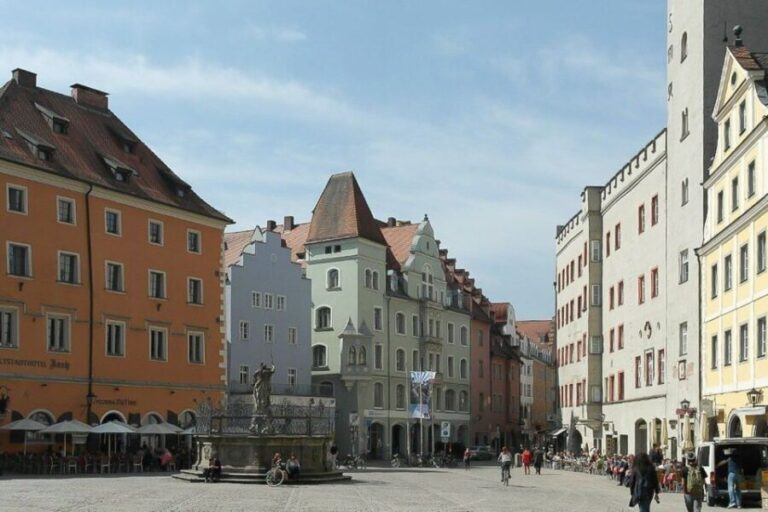 Regensburg: Private Walking Tour With Professional Guide - Exploring Iconic Sites