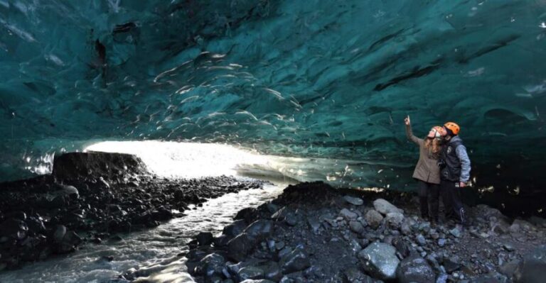 Reykjavik: 3-day South Coast and Golden Circle Experience - Transportation, Accommodation & Logistics