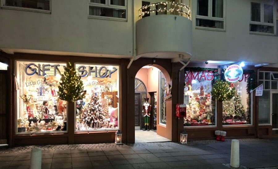 Reykjavik: Christmas Food Tour with Tastings and Drinks - Who Would Love This Tour?