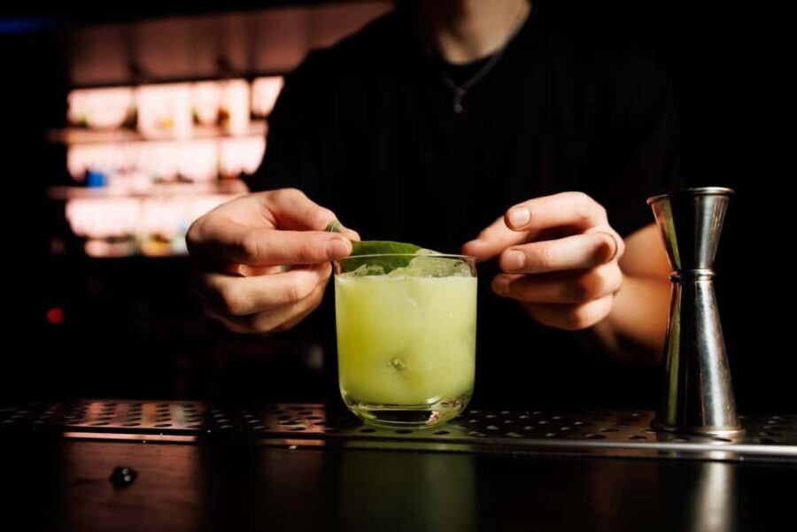 Reykjavík: Cocktail Making Experience - Who Should Consider This Tour?