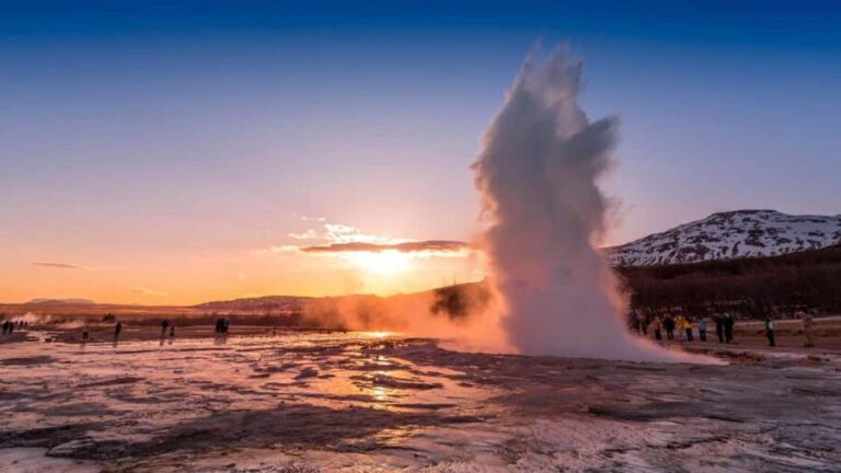 Reykjavik: Golden Circle tour: Geysir, Gullfoss, Thingvellir - Practical Details and What You Can Expect