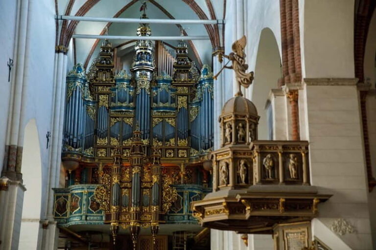 Riga: Concerto Piccolo and Cathedral Visit - The Organ: An Architectural and Musical Wonder