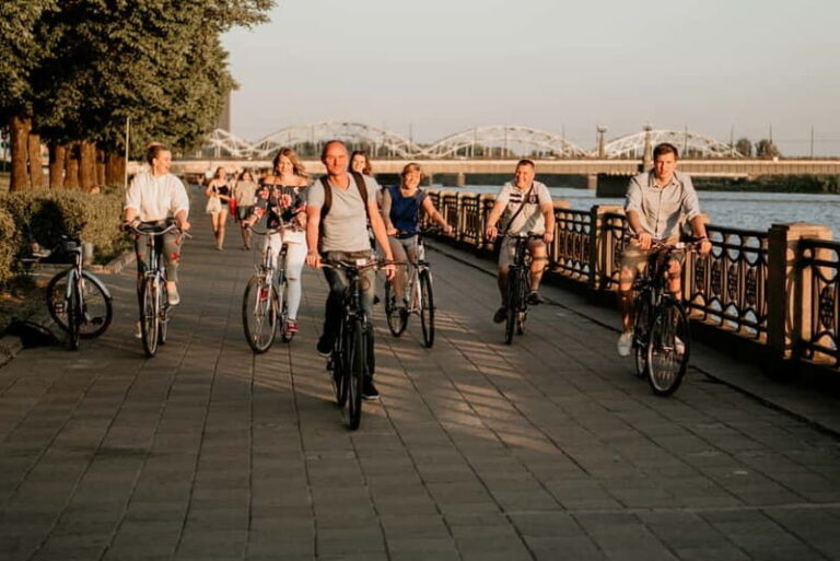 Riga: Green Spaces Bike Tour with Mezaparks and Old Town - Authentic Insights from Reviewers