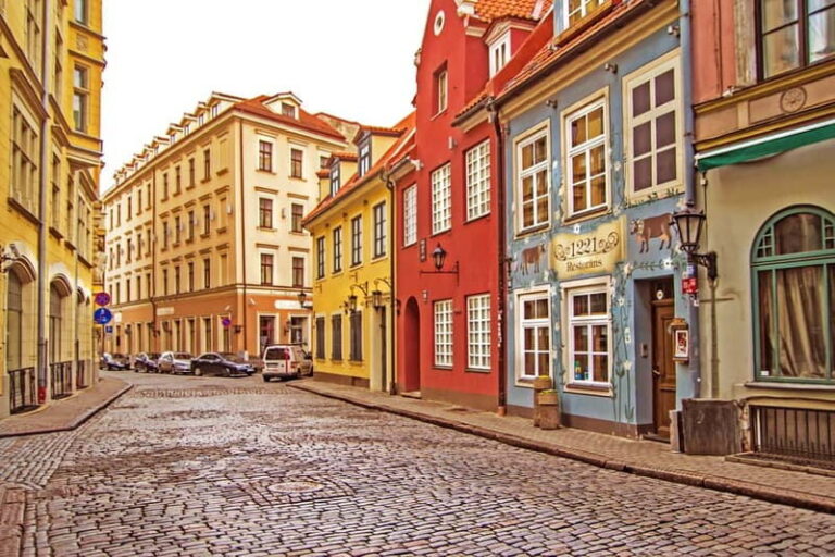 Riga: Guided Old Town Walking Tour - The Itinerary in Detail