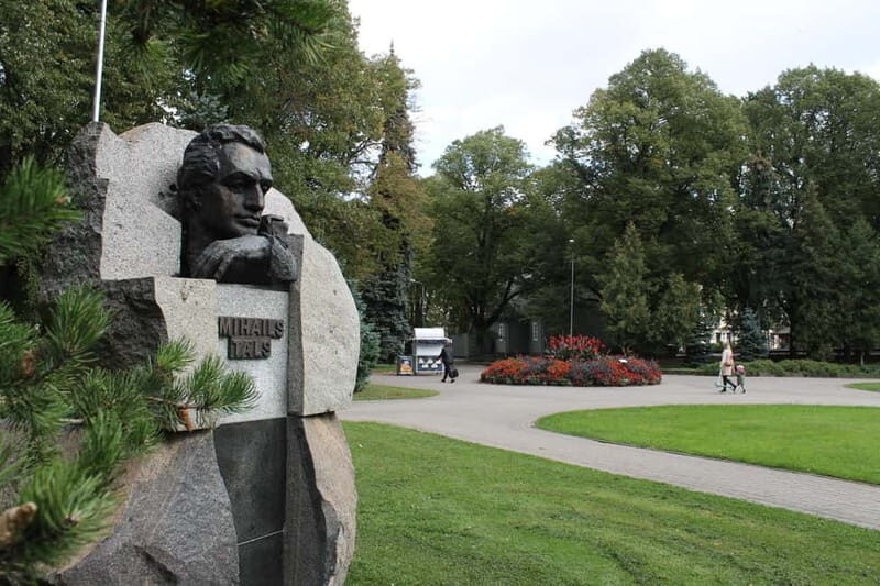 Riga`s Humor and History Walking Tour - What Makes This Tour Stand Out