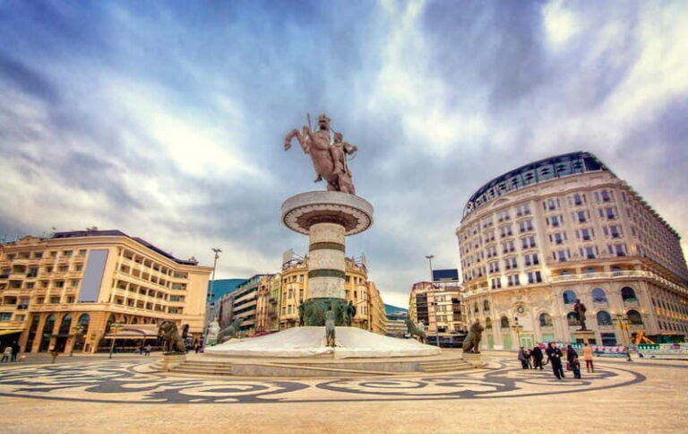Romantic Corners and Stories of Skopje - Itinerary Breakdown: From Landmarks to Legends
