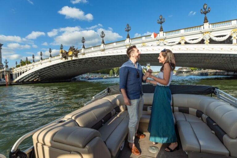 Romantic photo shooting on a private boat in Paris - Practical Details and Considerations