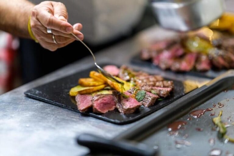 Rome: Authentic Roman Restaurant Dining Experience & Wine - The Menu and Food Quality