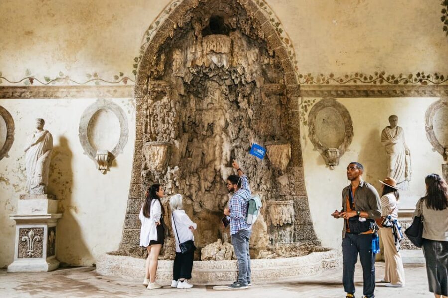 Rome: Colosseum, Palatine Hill & Roman Forum Guided Tour - What the Tour Does Well