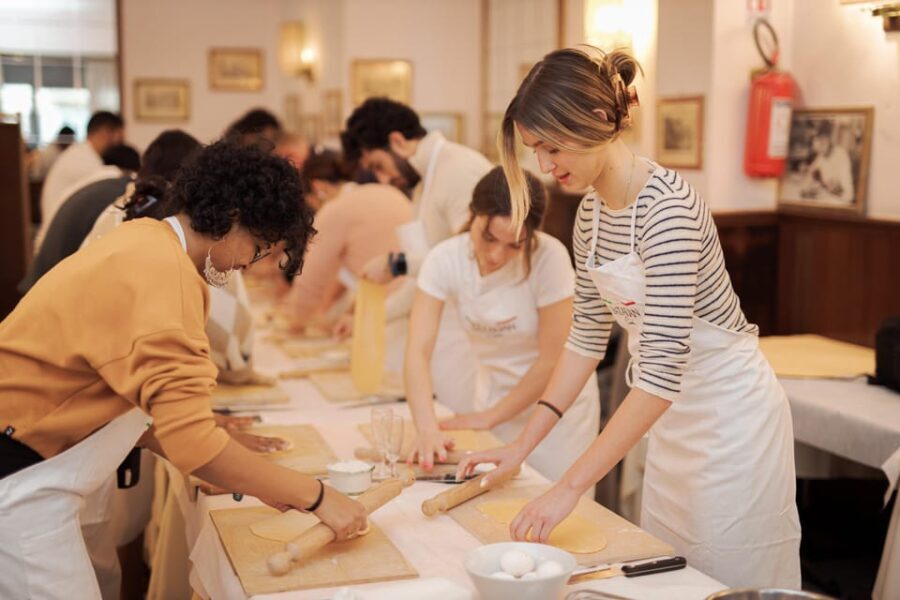 Rome: Pasta and Tiramisu Cooking Class in Piazza Navona - Why Choose the Rome Pasta and Tiramisu Cooking Class?