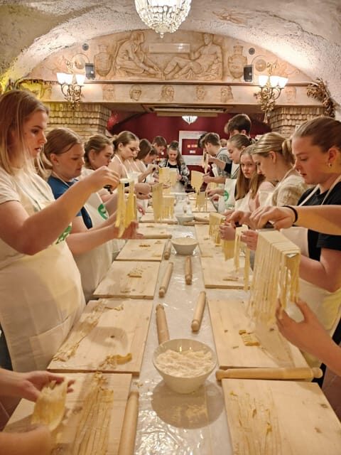 Rome: Pasta & Tiramisu Cooking Class near the Spanish Steps - The Itinerary in Detail
