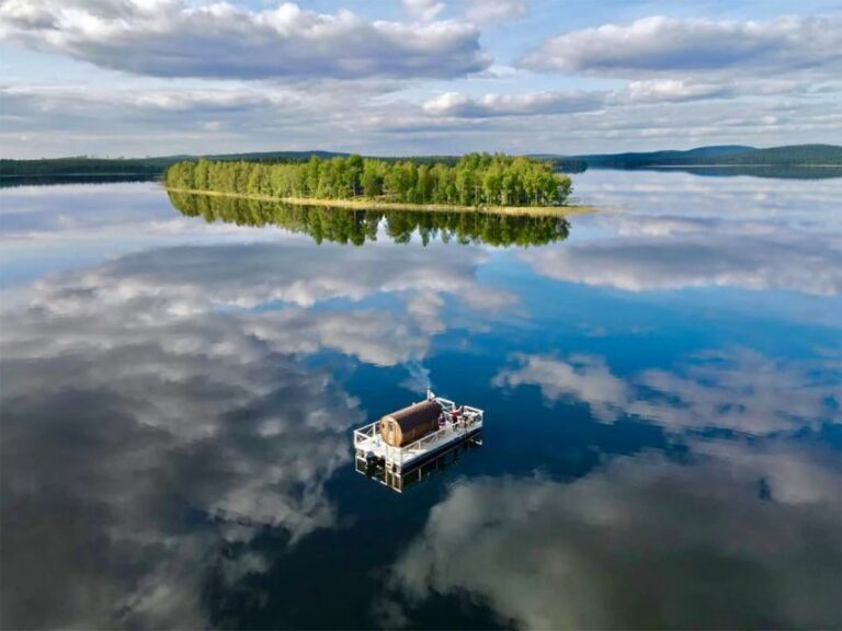 Rovaniemi: Sauna Boat Scenic Lake Cruise - The Sum Up