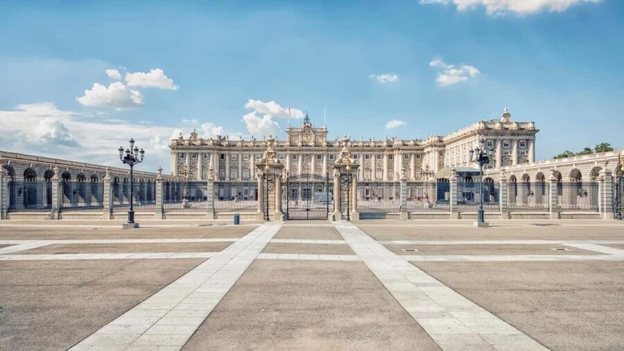 Royal Madrid Private Walking Tour: Palaces & Plazas - What’s Included and Practical Details